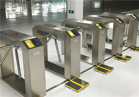 防靜電門(mén)禁通道閘機(jī)系統(tǒng)在車(chē)間防護(hù)中的作用